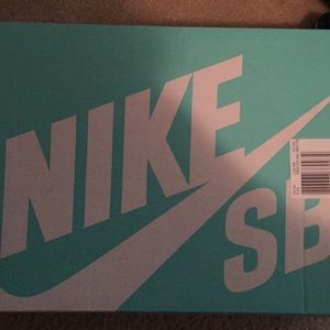 Meet your Posher, Damien